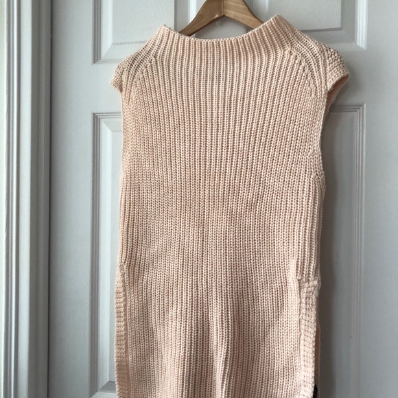 Sweater - Picture 1 of 4